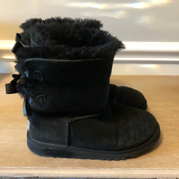 Big kids ugg boots with bows - Picture 3 of 3